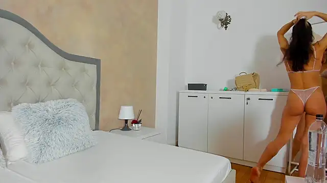 Snapshot of JennaMyers chatting on 10-20-25, 07:14 JennaMyers online show from 10-20-25, 07:14