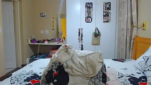 Snapshot of Hotgrannyx chatting on 02-23-25, 03:51 Hotgrannyx online show from 02-23-25, 03:51