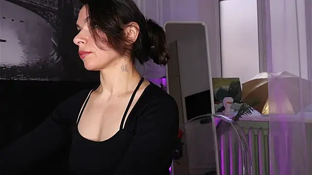 SofiaFoster  online show from 10-29-25, 05:53