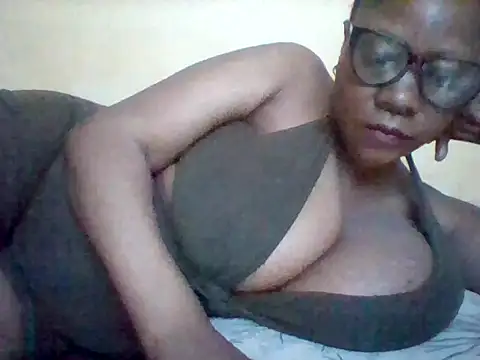 Snapshot of Africangal chatting on 06-28-26, 07:14 Africangal online show from 06-28-26, 07:14