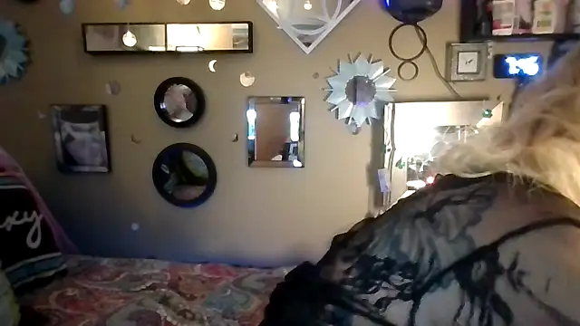 marilyn420 online show from 02-11-26, 05:45