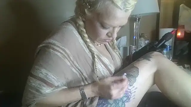 Snapshot of marilyn420 chatting on 07-18-26, 09:13 marilyn420 online show from 07-18-26, 09:13