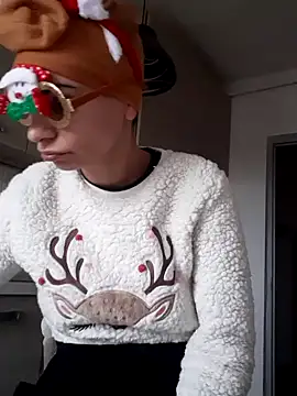 Snapshot of hotSANDRA_STARR chatting on 12-25-24, 10:06 hotSANDRA STARR online show from 12-25-24, 10:06