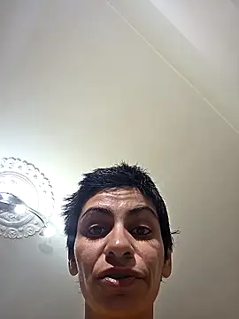 Snapshot of hotSANDRA_STARR chatting on 10-04-25, 04:38 hotSANDRA STARR online show from 10-04-25, 04:38