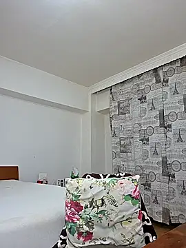 Snapshot of hotSANDRA_STARR chatting on 10-09-25, 06:06 hotSANDRA STARR online show from 10-09-25, 06:06