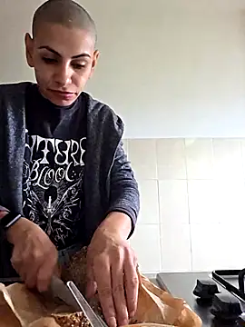 Snapshot of hotSANDRA_STARR chatting on 10-10-25, 03:00 hotSANDRA STARR online show from 10-10-25, 03:00