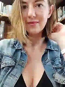 TopsyWilde online show from 01-31-25, 08:54