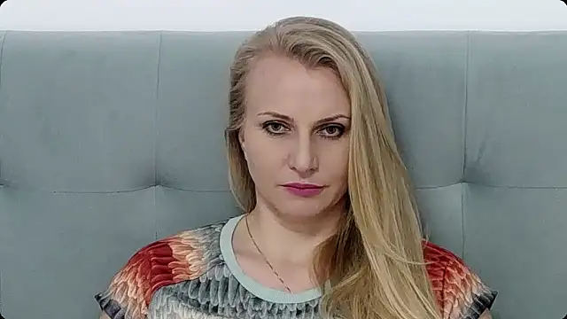 Snapshot of K__Adrienne chatting on 12-08-24, 09:35 K Adrienne online show from 12-08-24, 09:35