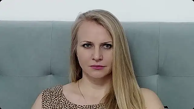 Snapshot of K__Adrienne chatting on 01-11-25, 09:04 K Adrienne online show from 01-11-25, 09:04