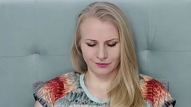 Snapshot of K__Adrienne chatting on 03-02-25, 06:05 K Adrienne online show from 03-02-25, 06:05