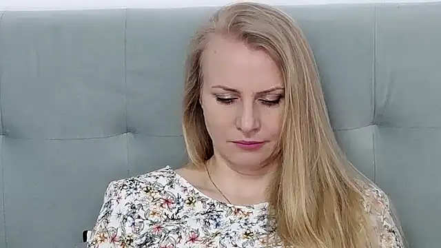 Snapshot of K__Adrienne chatting on 03-06-25, 07:03 K Adrienne online show from 03-06-25, 07:03