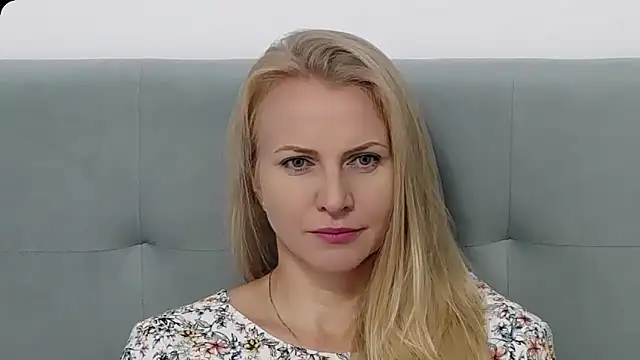 Snapshot of K__Adrienne chatting on 09-30-25, 04:39 K Adrienne online show from 09-30-25, 04:39