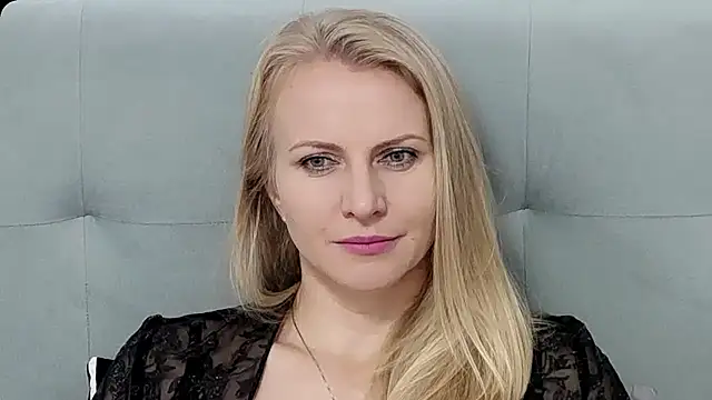 Snapshot of K__Adrienne chatting on 10-13-25, 05:29 K Adrienne online show from 10-13-25, 05:29