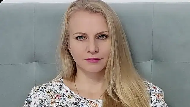 Snapshot of K__Adrienne chatting on 10-27-25, 06:17 K Adrienne online show from 10-27-25, 06:17