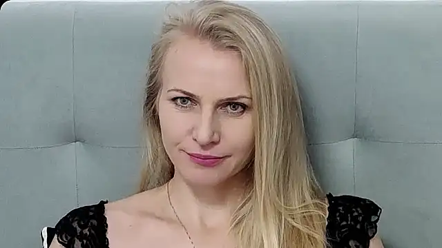 Snapshot of K__Adrienne chatting on 11-07-25, 08:14 K Adrienne online show from 11-07-25, 08:14