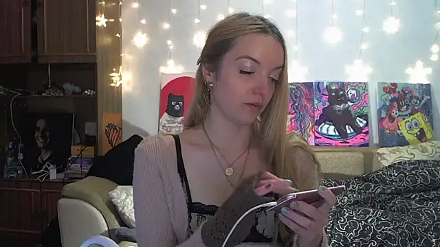 Snapshot of SecretSophia chatting on 01-05-25, 03:43 SecretSophia online show from 01-05-25, 03:43