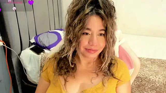 Snapshot of Tiffany_teressa chatting on 09-30-25, 04:17 Tiffany teressa online show from 09-30-25, 04:17