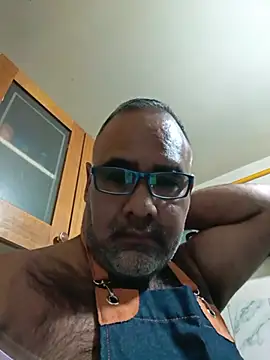 Snapshot of PhillDrake11 chatting on 07-08-26, 11:53 PhillDrake11 online show from 07-08-26, 11:53