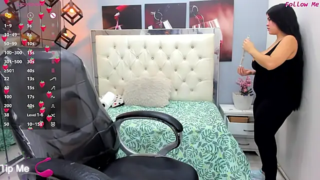 pearl weet online show from 05-31-26, 06:09
