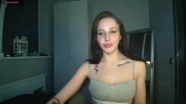 Snapshot of AliceTurnOn chatting on 03-19-26, 07:51 AliceTurnOn online show from 03-19-26, 07:51