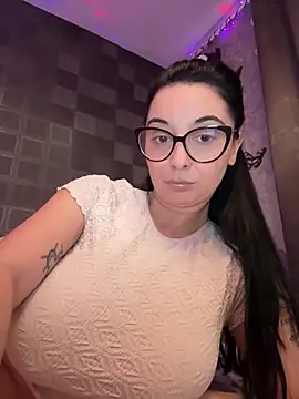 Snapshot of YreneRay chatting on 01-14-25, 01:17 YreneRay online show from 01-14-25, 01:17