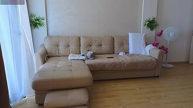 Snapshot of Rabbits_couplee chatting on 09-11-25, 10:04 Rabbits couplee online show from 09-11-25, 10:04