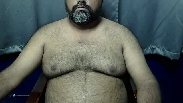 Snapshot of hairysubcub_70 chatting on 12-02-25, 06:52 hairysubcub 70 online show from 12-02-25, 06:52