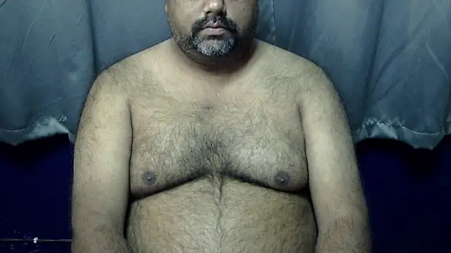 Snapshot of hairysubcub_70 chatting on 12-19-25, 04:30 hairysubcub 70 online show from 12-19-25, 04:30