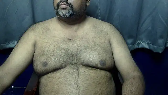 Snapshot of hairysubcub_70 chatting on 12-20-25, 07:04 hairysubcub 70 online show from 12-20-25, 07:04