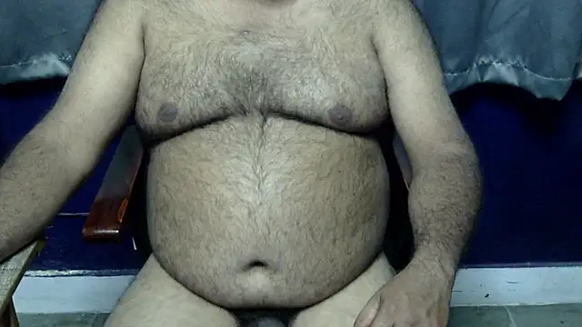 Snapshot of hairysubcub_70 chatting on 12-21-25, 05:42 hairysubcub 70 online show from 12-21-25, 05:42