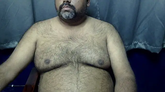 Snapshot of hairysubcub_70 chatting on 12-23-25, 06:22 hairysubcub 70 online show from 12-23-25, 06:22