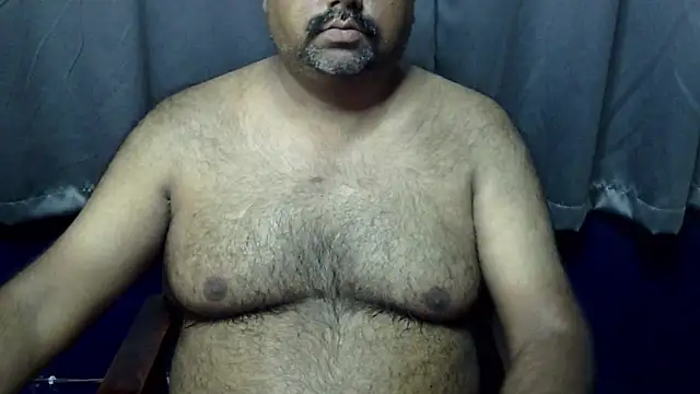Snapshot of hairysubcub_70 chatting on 04-28-26, 06:07 hairysubcub 70 online show from 04-28-26, 06:07