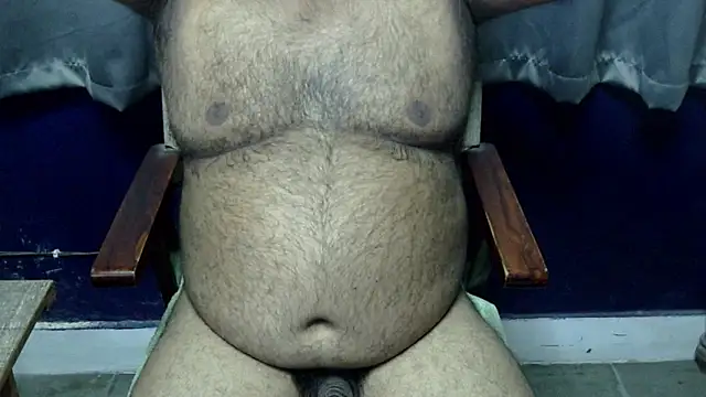 Snapshot of hairysubcub_70 chatting on 04-28-26, 06:13 hairysubcub 70 online show from 04-28-26, 06:13