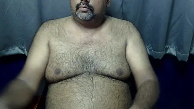 Snapshot of hairysubcub_70 chatting on 04-30-26, 07:25 hairysubcub 70 online show from 04-30-26, 07:25