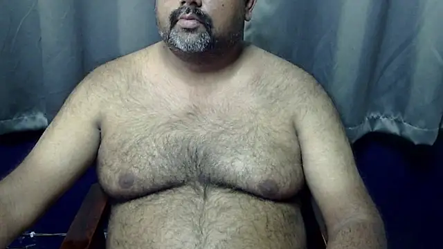 Snapshot of hairysubcub_70 chatting on 05-05-26, 07:27 hairysubcub 70 online show from 05-05-26, 07:27