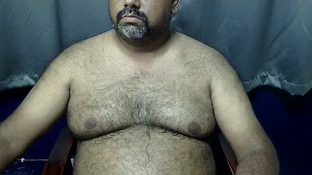 Snapshot of hairysubcub_70 chatting on 05-06-26, 07:35 hairysubcub 70 online show from 05-06-26, 07:35