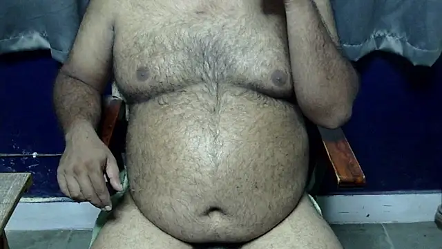 Snapshot of hairysubcub_70 chatting on 05-10-26, 04:23 hairysubcub 70 online show from 05-10-26, 04:23