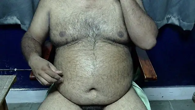 Snapshot of hairysubcub_70 chatting on 05-14-26, 04:25 hairysubcub 70 online show from 05-14-26, 04:25