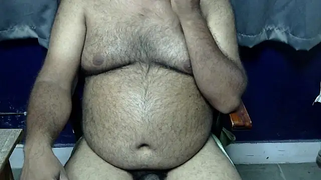 Snapshot of hairysubcub_70 chatting on 05-16-26, 06:43 hairysubcub 70 online show from 05-16-26, 06:43