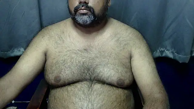 Snapshot of hairysubcub_70 chatting on 05-20-26, 06:36 hairysubcub 70 online show from 05-20-26, 06:36