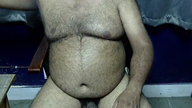 Snapshot of hairysubcub_70 chatting on 05-31-26, 06:04 hairysubcub 70 online show from 05-31-26, 06:04