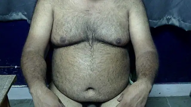 Snapshot of hairysubcub_70 chatting on 06-01-26, 06:15 hairysubcub 70 online show from 06-01-26, 06:15
