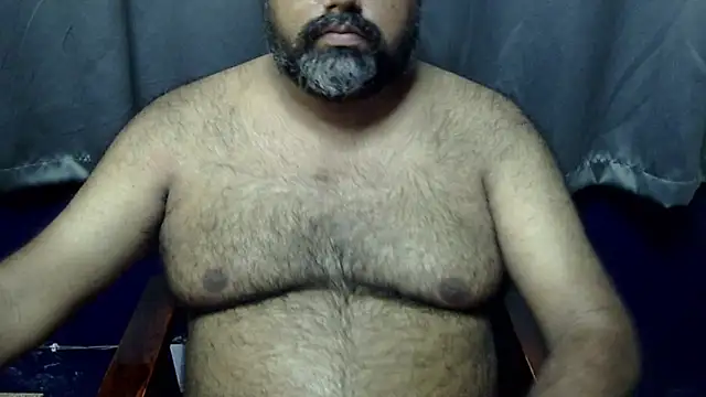 Snapshot of hairysubcub_70 chatting on 06-12-26, 07:18 hairysubcub 70 online show from 06-12-26, 07:18
