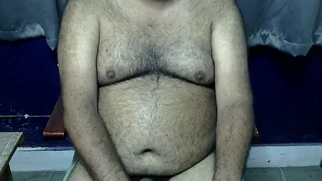 Snapshot of hairysubcub_70 chatting on 06-24-26, 06:34 hairysubcub 70 online show from 06-24-26, 06:34