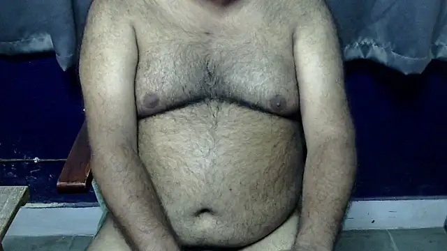 Snapshot of hairysubcub_70 chatting on 06-25-26, 05:12 hairysubcub 70 online show from 06-25-26, 05:12