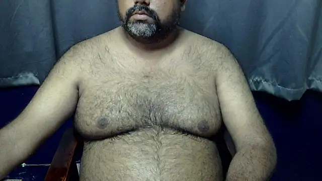 Snapshot of hairysubcub_70 chatting on 06-30-26, 06:58 hairysubcub 70 online show from 06-30-26, 06:58