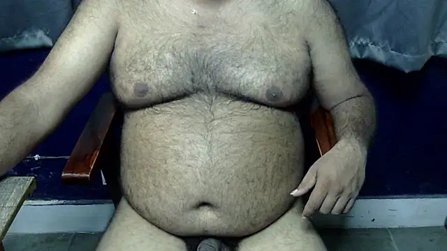 Snapshot of hairysubcub_70 chatting on 07-01-26, 04:14 hairysubcub 70 online show from 07-01-26, 04:14
