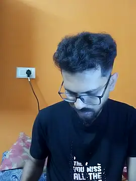 Snapshot of arhan3043 chatting on 09-19-25, 01:34 arhan3043 online show from 09-19-25, 01:34