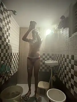 Snapshot of arhan3043 chatting on 12-20-25, 02:35 arhan3043 online show from 12-20-25, 02:35