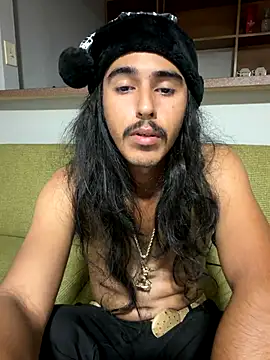 Snapshot of jrrichforever chatting on 12-21-25, 03:02 jrrichforever online show from 12-21-25, 03:02